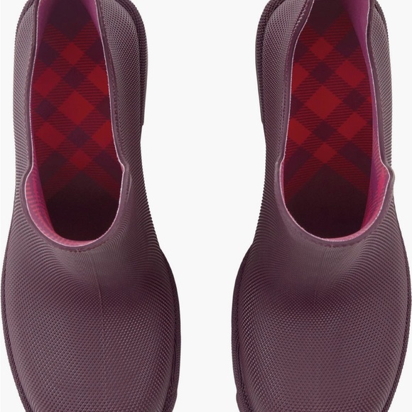 Burberry Marsh Textured Ankle Boot - New in box! Size 40 - Picture 14 of 14